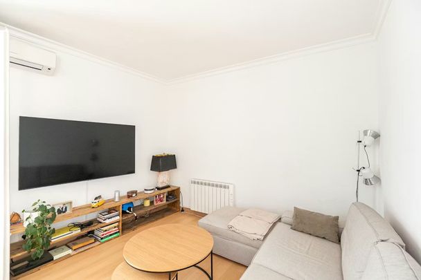 Carrer de Pau Alsina, Barcelona, Catalonia 08025 - Photo 1