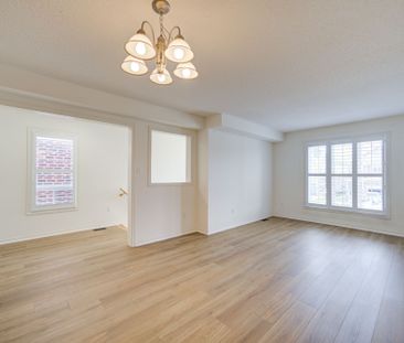 For Lease - 584 Reeves Way Boulevard, Whitchurch-Stouffville, Ontario - Photo 6