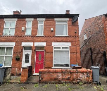 2 bedroom end of terrace house to rent - Photo 5