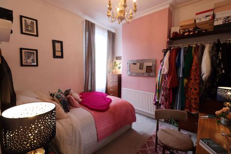 3 bedroom apartment to rent - Photo 4