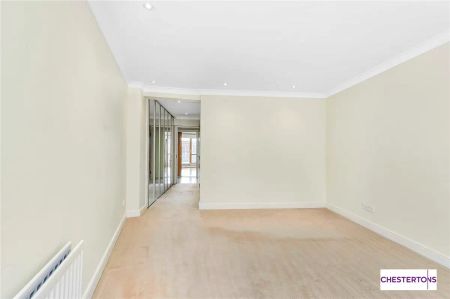 2 bedroom flat in Manbre Road - Photo 3