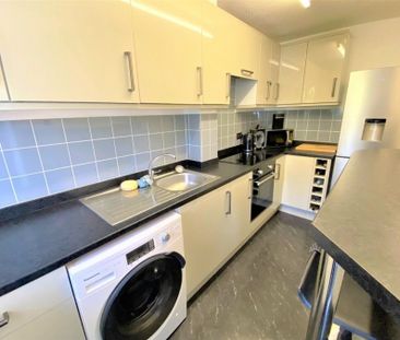 Ashbourne Crescent, Taunton - Photo 6