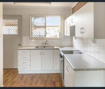 HAPPY DAYS ON FLOWERS AVENUE! - Photo 5