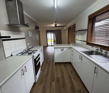 Comfortable Family Living in Mooroopna! - Photo 4