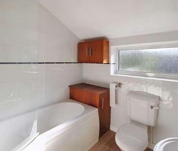 Madeley Road, Aylesbury, HP21 - Photo 4