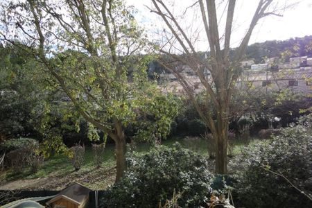 Location Appartement 1 pièce 33m² CARNOUX EN PROVENCE 13470 - Photo 4