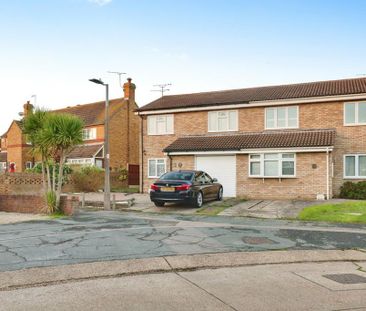3 bedroom semi-detached house to rent - Photo 6
