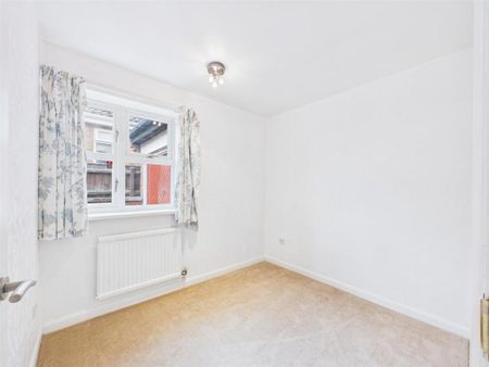 3 bedroom detached bungalow to rent - Photo 3