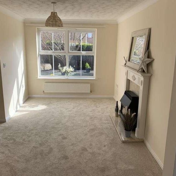 Darwin Court, Grimsby, DN34 - Photo 1