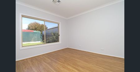 TIDY THREE BEDROOM FAMILY HOME - Photo 2