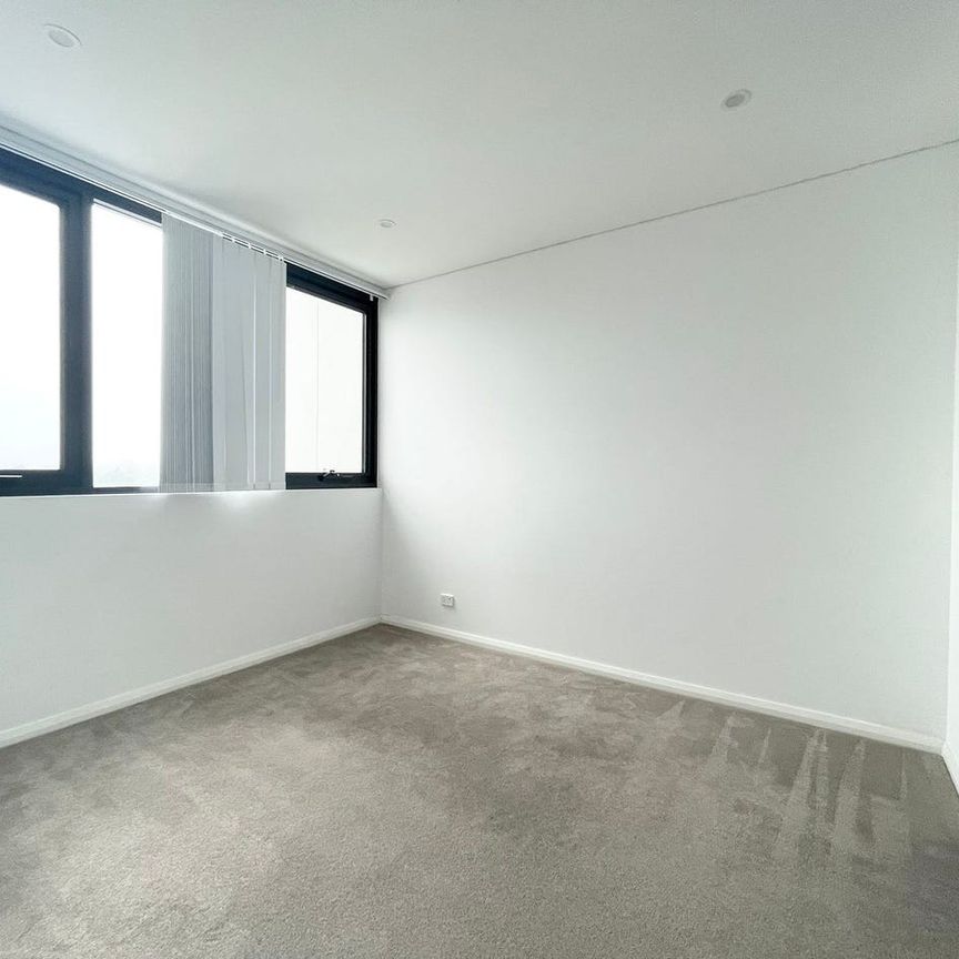 Spacious Bright 2 Bedroom Apartment - Photo 1