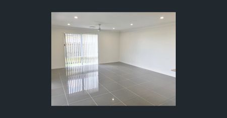 DON'T WORRY ABOUT THE WARM WEATHER- ENJOY DUCTED AIR CONDITIONING - Photo 5