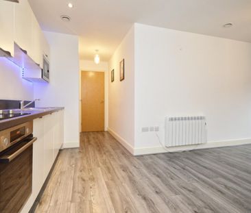 2 bedroom Flat To Let - Photo 6