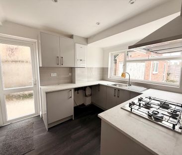 3 bedroom semi-detached house to rent - Photo 6