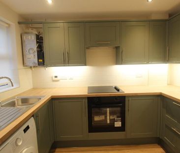 2 bedroom semi-detached house to rent - Photo 6