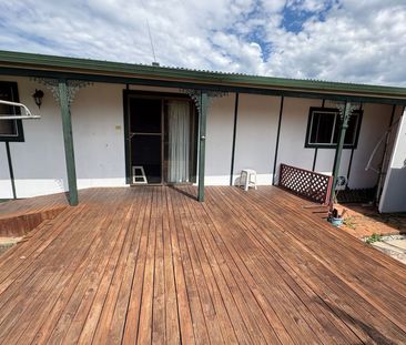 Spacious 1 bedroom Granny Flat - Photo 6