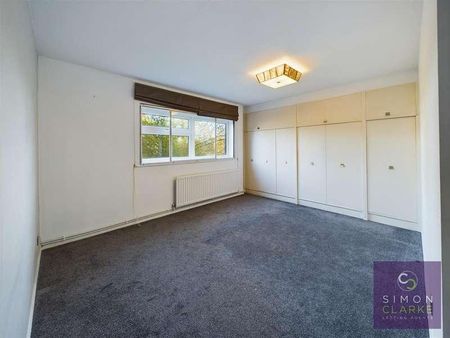 Friern Barnet Lane, Whetstone, - With Garage, N20 - Photo 2