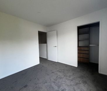 Near new 2 bedroom 2.5 bathroom on Divich - Photo 5