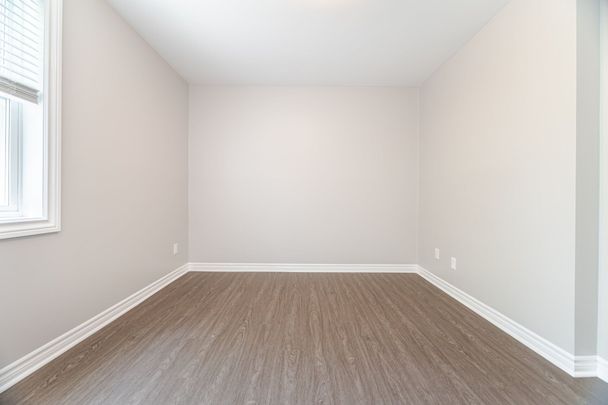 For Lease - 674 Francis Road, Burlington, Ontario - Photo 1