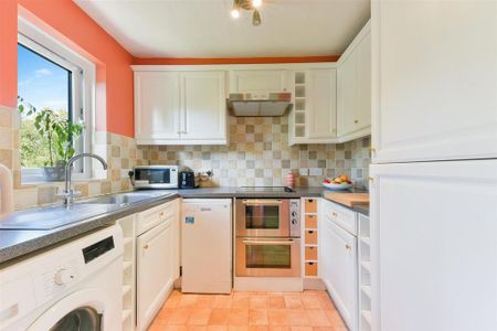 2 bedroom flat to rent - Photo 5