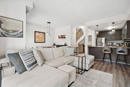 For Lease - 18 Lakefront Drive, Hamilton, Ontario - Photo 2