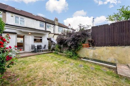 3 bedroom terraced house to rent - Photo 3