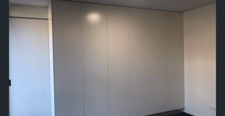 Stylish (Ryde & Meadowbank) Living with a Study In High-end Apartment - Photo 5