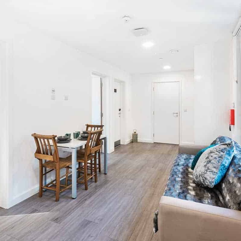 Bronze Ensuite Mid Level - Photo 1