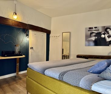 Room with private kitchen and shower in the city center te huur - Foto 1