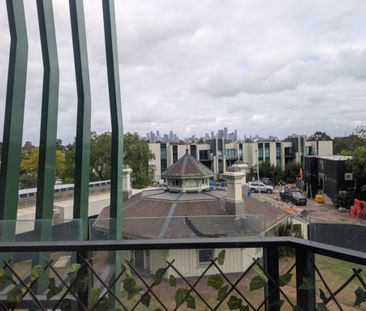 Flemington - Photo 5