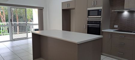 Top Floor Stylish Living - Photo 5