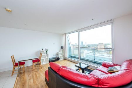 2 bedroom flat to rent - Photo 4