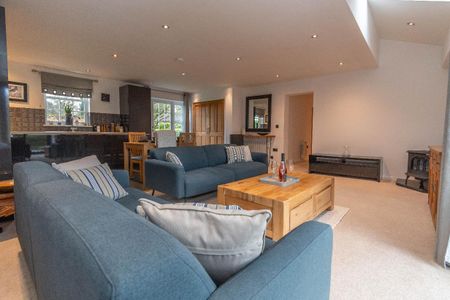 Oystercatcher, 6 The Old Vicarage, Scarborough Road, Walsingham - Photo 2