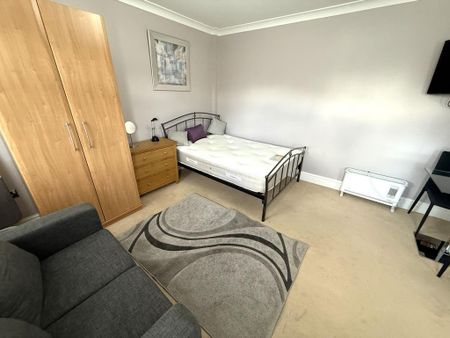 Studio to rent - Photo 3