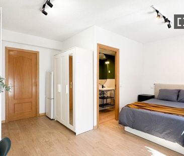 madrid, Community of Madrid 28026 - Photo 6