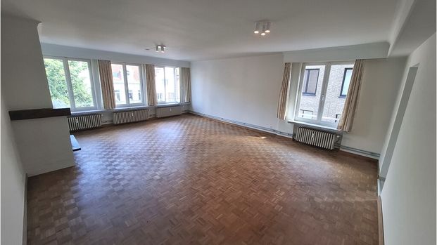 Vernieuwd 2-slaapkamerappartement te huur in Brugge - Foto 1