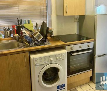 2 bedroom terraced house to rent - Photo 3