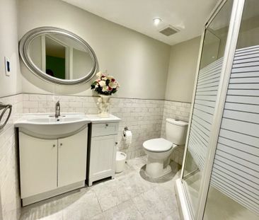 For Lease - 77 Greylawn Crescent, Toronto, Ontario - Photo 4