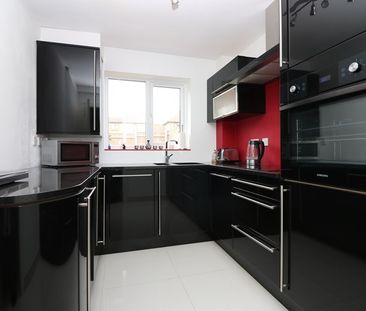 Kingston Avenue, Shoeburyness, Southend-on-Sea, Essex, SS3 8TS - Photo 5