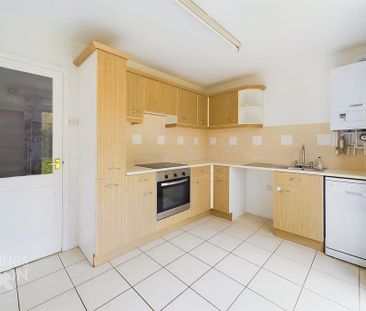 2 bedroom semi-detached house to rent - Photo 4