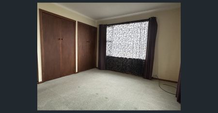 Low Maintenance Three Bedroom Home - Photo 3