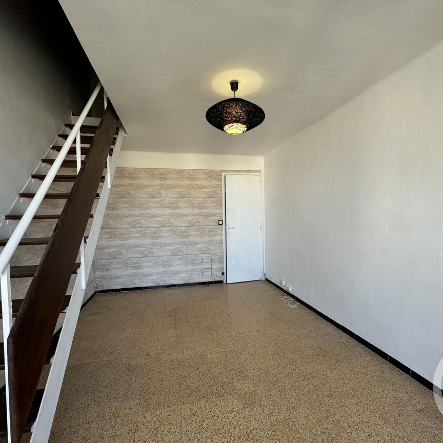 Location Appartement 2 pièces 43m² MARSEILLE 4ème - Photo 1