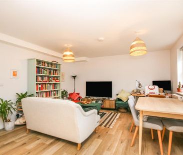 2 bedroom apartment to rent - Photo 2