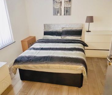 Room 1, 37 Magdela Street, Botanic, Belfast, BT7 1PV - Photo 2