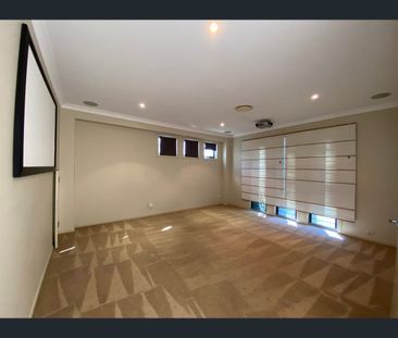 6 Cessnock Close, Mermaid Waters, Qld 4218 - Photo 5
