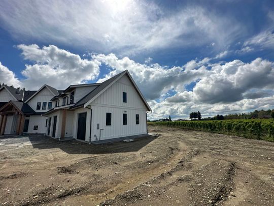 Coach House on Farmland - Photo 1