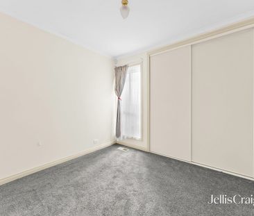 Beautiful 2-Bedroom Home with Private Driveway in Ringwood - Photo 5