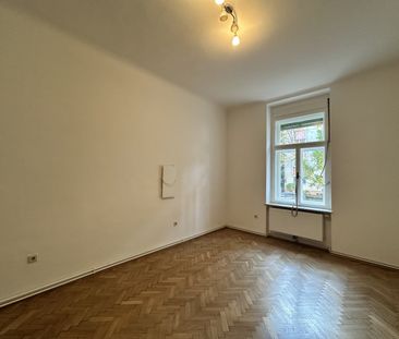 ERSTBEZUG nach Teil-Sanierung – 3-Zimmer-Altbauwohnung mit separate... - Foto 1