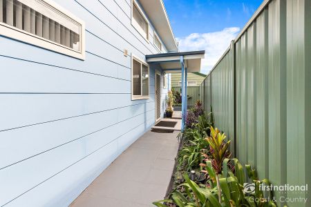 Fully Furnished 2-Bedroom Granny Flat - Peaceful & Convenient Living - Photo 2