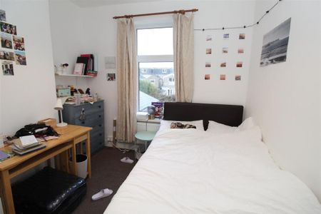 5 bedroom house to rent - Photo 2